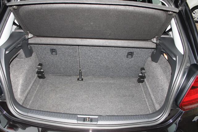 Volkswagen POLO 1.2 TSI Highline Stoelverwarming, Airco, Cruise control, Parksens. V en A, Leder, Armsteun voor, Elektrische ramen