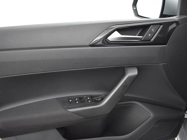 Volkswagen POLO Life Edition 1.0 TSI 95 pk 5 versn. Hand · Airconditioning automatisch, 2-zone (climatronic) ·
