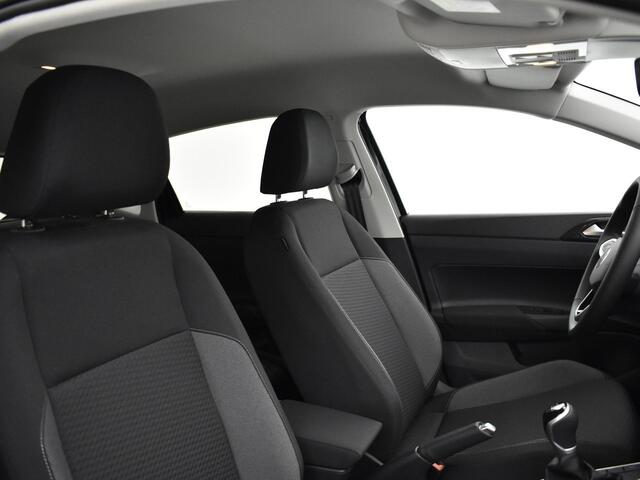 Volkswagen POLO Life Edition 1.0 TSI 95 pk 5 versn. Hand · Airconditioning automatisch, 2-zone (climatronic) · Regensensor ·