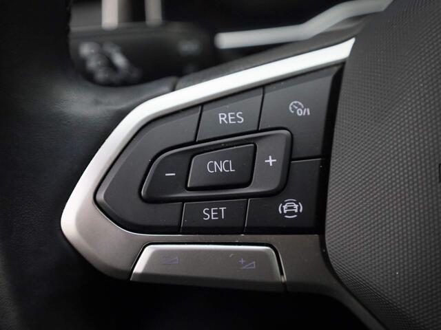 Volkswagen POLO 1.0TSI/95PK R-Line · Panoramadak · Parkeersensoren + camera · Navigatie · Garantie tot januari 2026