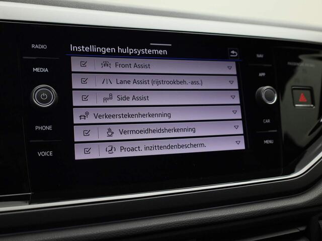Volkswagen POLO 1.0TSI/95PK R-Line · Panoramadak · Parkeersensoren + camera · Navigatie · Garantie tot januari 2026