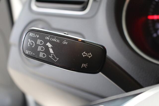 Volkswagen POLO 1.0 BlueMotion Navigatie | Cruise Control | Parkeersensoren | Lichtmetalen velgen