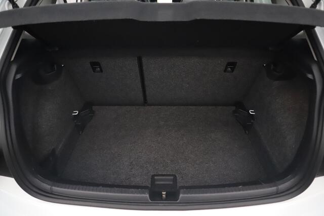 Volkswagen POLO 1.0 TSI Comfortline 95PK NAP 15 inch LMV Navigatie Carplay Android Adaptive Cruise Airco DAB Elektrische Ramen LED