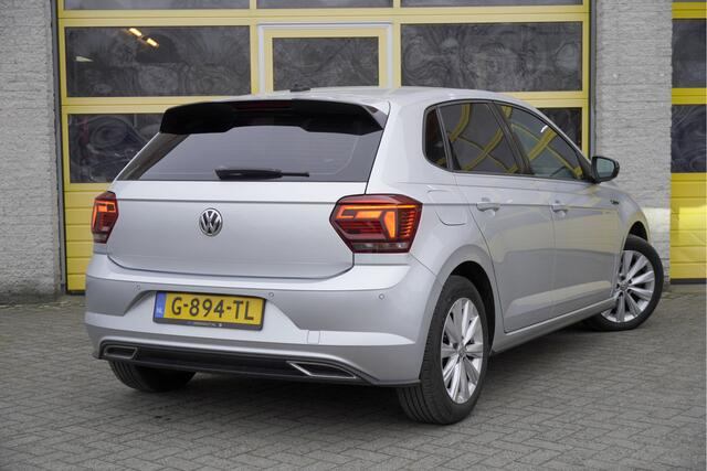 Volkswagen POLO 1.5 TSI 150PK! Automaat 5drs R-Line BJ2019 Lmv 16" | Led V+A| Pdc | Navi | Sideskirts | Virtual cockpit | Climate control | Cruise control | Zwarte hemel | Sportstoelen | Extra getint glas
