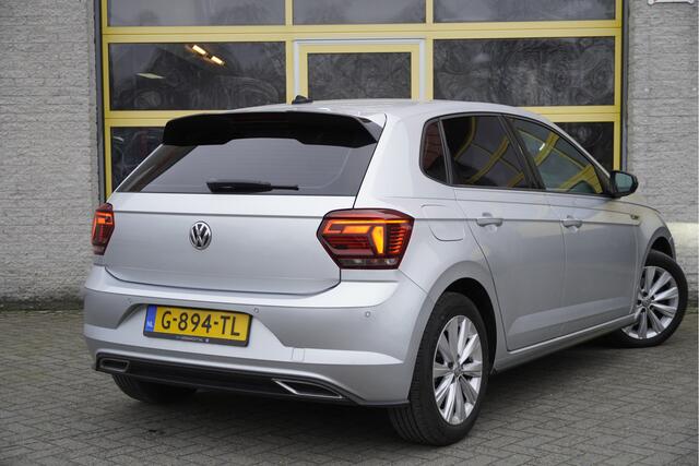 Volkswagen POLO 1.5 TSI 150PK! Automaat 5drs R-Line BJ2019 Lmv 16" | Led V+A| Pdc | Navi | Sideskirts | Virtual cockpit | Climate control | Cruise control | Zwarte hemel | Sportstoelen | Extra getint glas