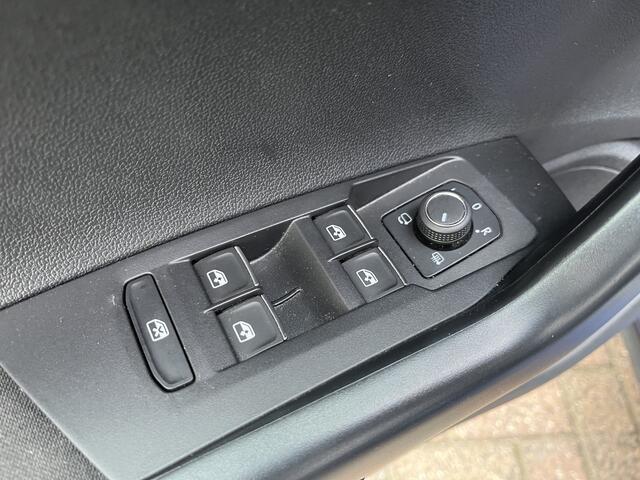 Volkswagen POLO 1.0 TSI R-Line / 2X R-LINE/ AUTOMAAT/ PANO/ KEYLESS/ DIGITAL DASH/ CLIMA/ STOELVERWARMING/ DAB/ NAVI/ APP-CONNECT/ PARK. SENSOREN + CAMERA/ FULL LED