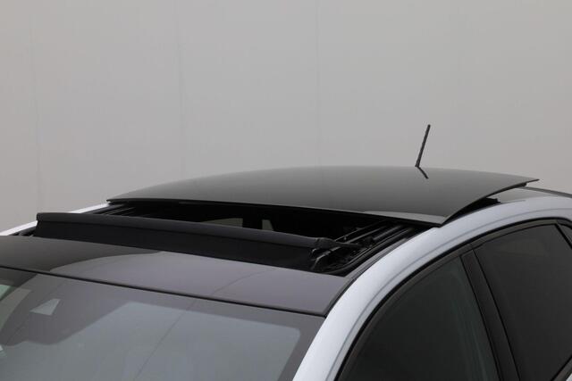 Volkswagen POLO 1.0 TSI 95 pk DSG R-Line | Panoramadak | IQ Light | Achteruitrijcamera | Stoelverwarming | Navigatie