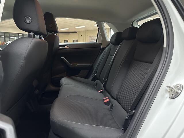 Volkswagen POLO 1.0 Comfortline/ Trekhaak/ Navi/ Apple + Android/ DAB+/ Airco/ Cruise/ Elek. pakket/ Isofix/ Bluetooth/ Armsteun/ Multi. LEDER. Stuur/ Mistl./ LED Dagrijverl.