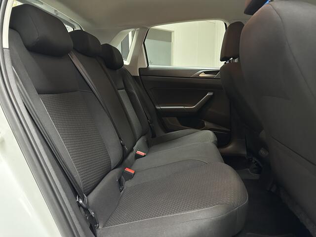 Volkswagen POLO 1.0 Comfortline/ Trekhaak/ Navi/ Apple + Android/ DAB+/ Airco/ Cruise/ Elek. pakket/ Isofix/ Bluetooth/ Armsteun/ Multi. LEDER. Stuur/ Mistl./ LED Dagrijverl.