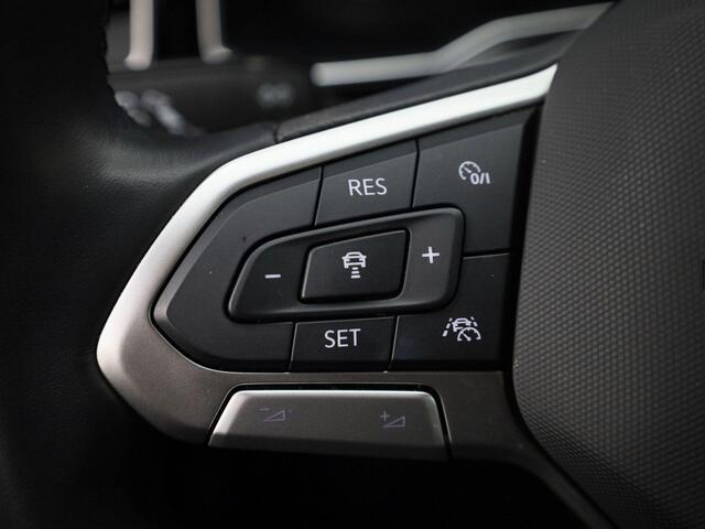 Volkswagen POLO 1.0TSI/95PK R-Line · App connect · Parkeersensoren + camera · LED · Garantie tot februari 2026