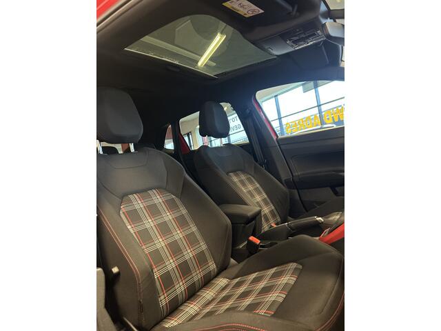 Volkswagen POLO 2.0 TSI GTI | Automaat | Panoramadak | Dealer onderhouden | Adaptief onderstel | Apple carplay | Climate control | Stoelverwarming | Full LED