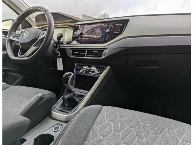 Volkswagen POLO 1.0 TSI Move - Parkeersensoren V+A - Carplay - Stoelverwarm.