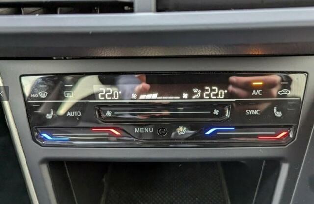Volkswagen POLO 1.0 TSI Move - Parkeersensoren V+A - Carplay - Stoelverwarm.