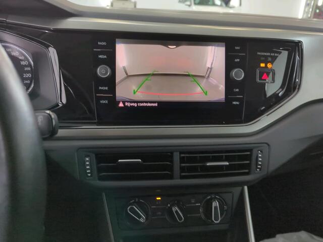 Volkswagen POLO 1.0 TSI Comfortline / Climate controle / Navigatie / Achteruitrij camera /