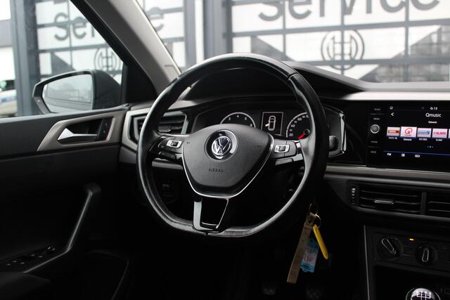 Volkswagen POLO 1.0 MPI Comfortline | incl. 12 maanden garantie | Navigatie | Cruise control | Apple carplay / android auto | Airco | DAB+ radio | Getinte ramen | Origineel NL auto |