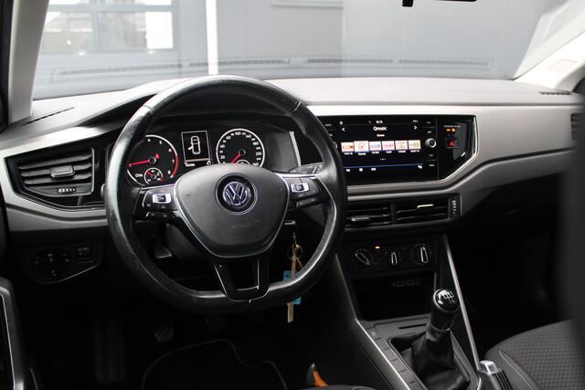 Volkswagen POLO 1.0 MPI Comfortline | incl. 12 maanden garantie | Navigatie | Cruise control | Apple carplay / android auto | Airco | DAB+ radio | Getinte ramen | Origineel NL auto |