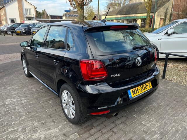 Volkswagen POLO 1.2 TSI HIGHLINE AUTOMAAT / NAVI / AIRCO / 15'' LM-VELGEN