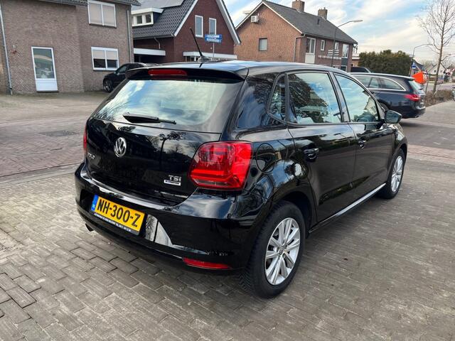 Volkswagen POLO 1.2 TSI HIGHLINE AUTOMAAT / NAVI / AIRCO / 15'' LM-VELGEN