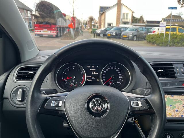 Volkswagen POLO 1.2 TSI HIGHLINE AUTOMAAT / NAVI / AIRCO / 15'' LM-VELGEN