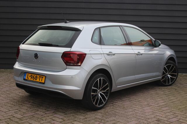 Volkswagen POLO 1.0 TSI Comfortline - AIRCO - CRUISE - NAVIGATIE - CARPLAY - PDC V+A -