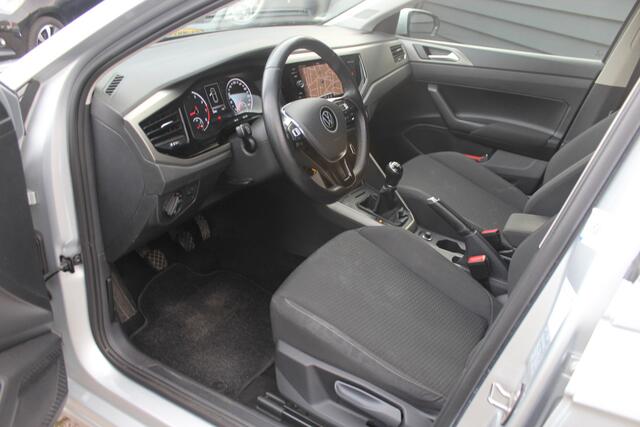 Volkswagen POLO 1.0 TSI Comfortline - AIRCO - CRUISE - NAVIGATIE - CARPLAY - PDC V+A -