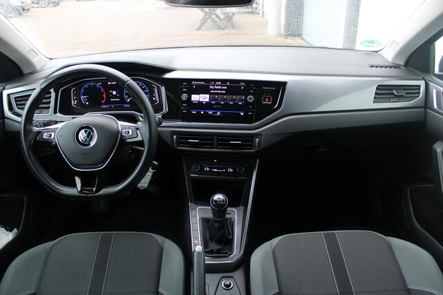 Volkswagen POLO 1.0 TSI Highline | CRUISE | NAVI | STOELVERWARMING | CLIMA | PDC