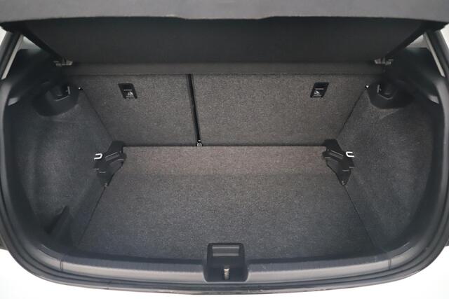 Volkswagen POLO 1.0 TSI Comfortline Navigatie Carplay Android Achteruitrijcamera Airco Adaptive Cruise 17 inch Pretoria Zwarte Velgen Parkeersensor