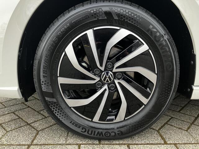 Volkswagen POLO Life Edition 1.0 70 kW / 95 pk TSI Hatchback 5 ver sn. Hand | Parkeersensoren voor & achter |