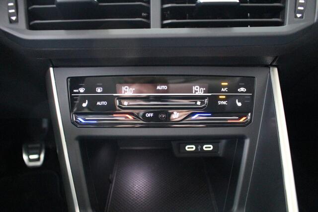 Volkswagen POLO 1.0 TSI Life Move Panoramadak | Navigatiesysteem | DAB+ | 15"Velgen Zurich |