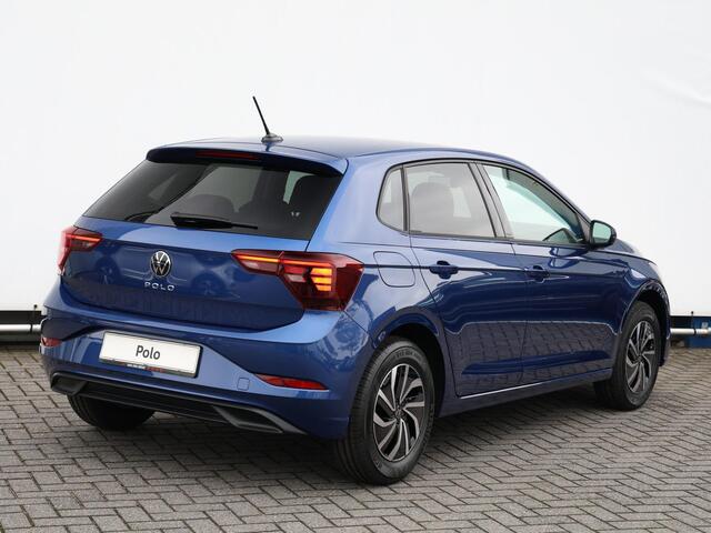 Volkswagen POLO 1.0 TSI Life Edition | App-connect | Pdc | 15" lm velgen | Camera | Getint glas |