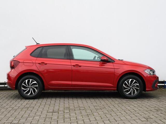 Volkswagen POLO 1.0 TSI Life Edition | Navigatie | Camera | Parkeersensoren | App connect |