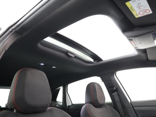 Volkswagen POLO 2.0 TSI GTI 207 pk Automaat (DSG) | Verlengde garantie | Navigatie via App | Panoramadak | Parkeersensoren | Achteruitrijcamera | Adaptieve cruise control | Stoelverwarming |