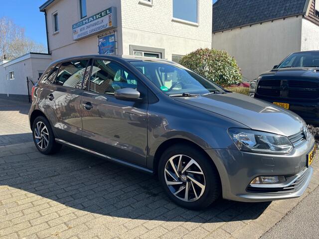 Volkswagen POLO 1.2 TSI COMF. BNS R SOUND