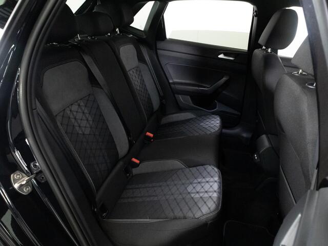 Volkswagen POLO R-Line-Edition 1.0 95 pk TSI DSG | Panoramadak | Achteruitrijcamera | Stoelverwarming | Navigatie |