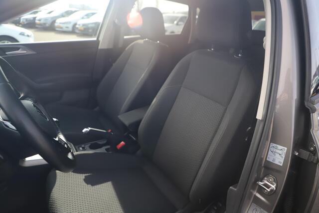 Volkswagen POLO 1.0 TSI R-Line Edition 95PK Automaat 16 inch Adaptive Cruise Navigatie Carplay Android Camera Getint Glas