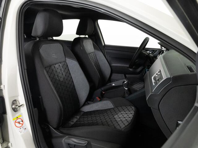 Volkswagen POLO R-Line-Edition 1.0 TSI 95 pk | Panoramadak | Achteruitrijcamera | Stoelverwarming | 17" Bergamo |