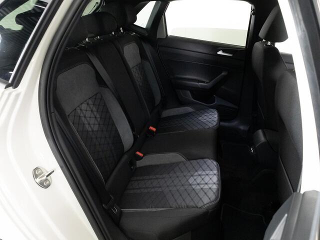Volkswagen POLO R-Line-Edition 1.0 TSI 95 pk | Panoramadak | Achteruitrijcamera | Stoelverwarming | 17" Bergamo |
