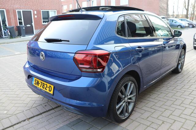 Volkswagen POLO 1.0 TSI Highline automaat. Panoramadak, afn. trekhaak, set winterwielen, digitaal dashboord