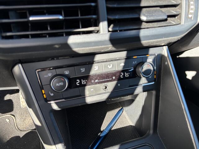 Volkswagen POLO 1.0 TSI Highline STOELVERW / NAVI / CARPLAY / CLIMA / PDC / BLUETOOTH / CRUISE