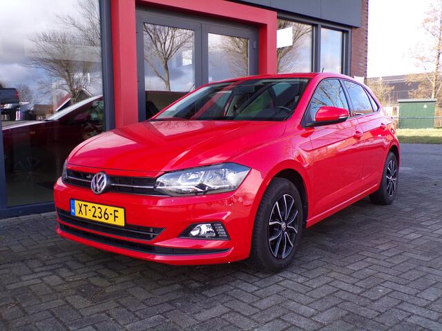 Volkswagen POLO 1.0 TSI Comfortline Business DSG PDC2x Apple carplay/Android Trekhaak NAP!