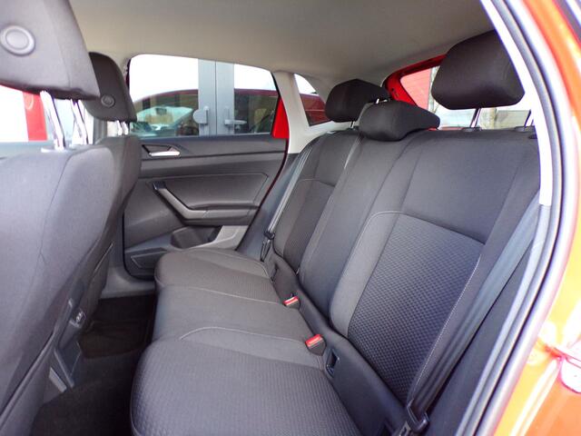 Volkswagen POLO 1.0 TSI Comfortline Business DSG PDC2x Apple carplay/Android Trekhaak NAP!