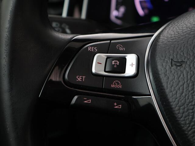 Volkswagen POLO 1.0 TSI Highline Business R | 115 PK | Elektrisch panorama dak | Automaat | LED verlichting | R-Line | Stoelverwarming |