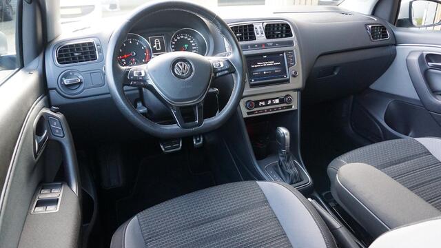 Volkswagen POLO Cross 1.2 TSI 90pk DSG Xenon App-Connect 17inch LM Clima Cruise Control *NL auto* 1e Eigenaar 88131km!