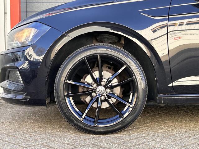 Volkswagen POLO 1.0 MPI Comfortline Business | 17 inch | Stoel verwarming | Lage KM |