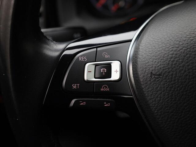 Volkswagen POLO 1.0TSI/95PK Comfortline · Stoelverwarming · App connect · Parkeersensoren + camera