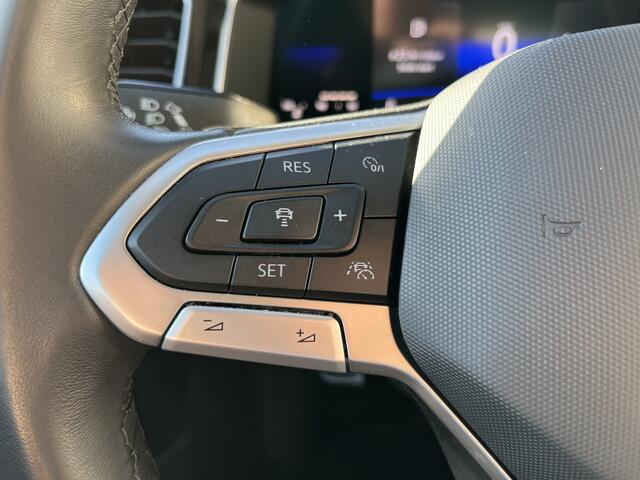 Volkswagen POLO 1.0 TSI Style / AUTOMAAT/ ADAPT. CRUISE/ DAB/ APP-CONNECT/ AIRCO/ PARK. SENSOREN/ 15" LMV/ BLUETOOTH/ MATRIX