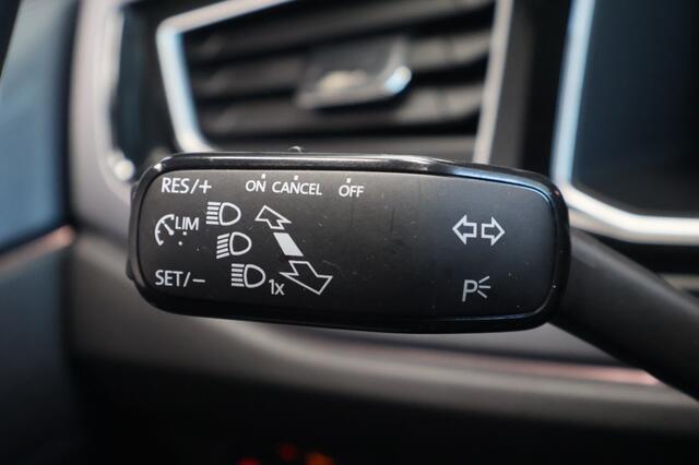Volkswagen POLO 1.0 TSI R- Line Highline | Carplay | Stoelverwarming