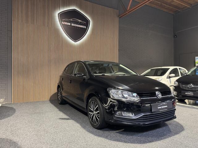 Volkswagen POLO 1.0 Comfortline Edition Allstars ClimaC.CruisC.Camara.ElecP.LMV!!