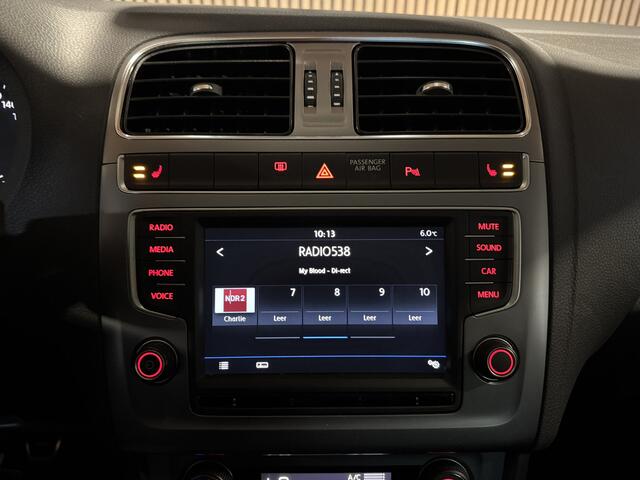 Volkswagen POLO 1.0 Comfortline Edition Allstars ClimaC.CruisC.Camara.ElecP.LMV!!