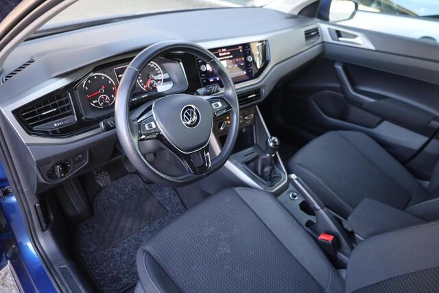 Volkswagen POLO 1.0 TSI Comfortline 95PK / 70kW, DAB+, Apple Carplay / Android Auto, adaptieve cruise control (acc), airco, elektrisch verstel- en verwarmbare buitenspiegels, LED dagrijverlichting, 16" 'Sebring' LMV, multifunctioneel lederen stuurwiel, Bluetooth telefoon